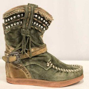ISO El Vaquero Yara Grass Boots